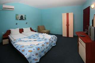 Отель Dirossi Hotel Свети-Влас Двухместный номер с 1 кроватью (для 2 взрослых и 1 ребенка)-8